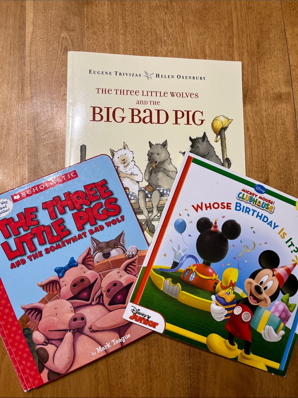 Disney Mickey Mouse Clubhouse/Three little pigs/Three little wolves